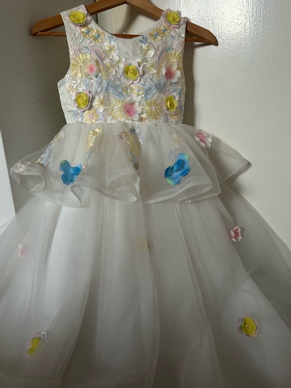 White vintage Floral Appliqué Tulle Party Dress for Girls